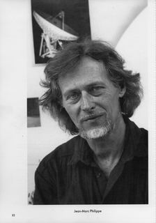 De l'infiniment petit à l'infiniment grand : matière / mémoire / interactivité / cosmos — p. 82